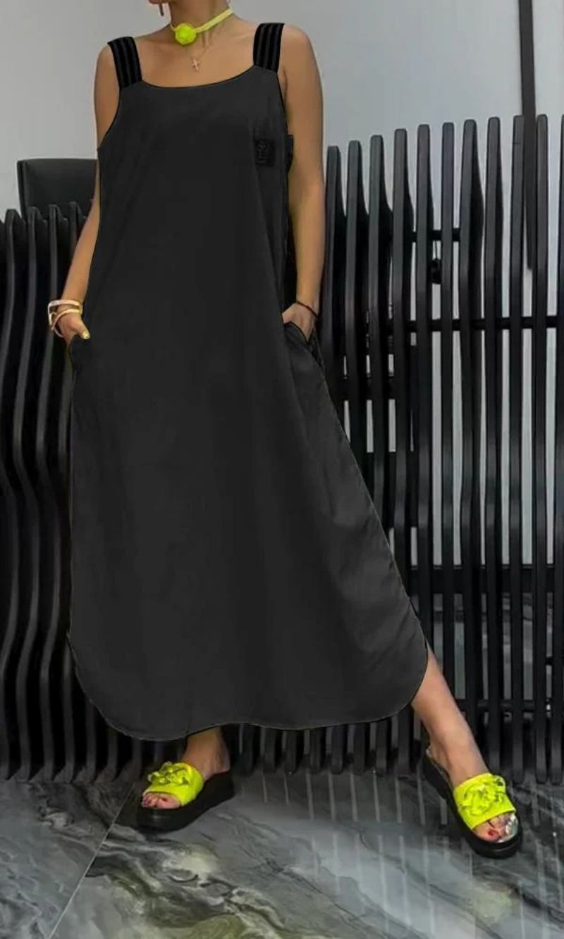 Juliette's Flowing Grace | Sleeveless Maxi Dress