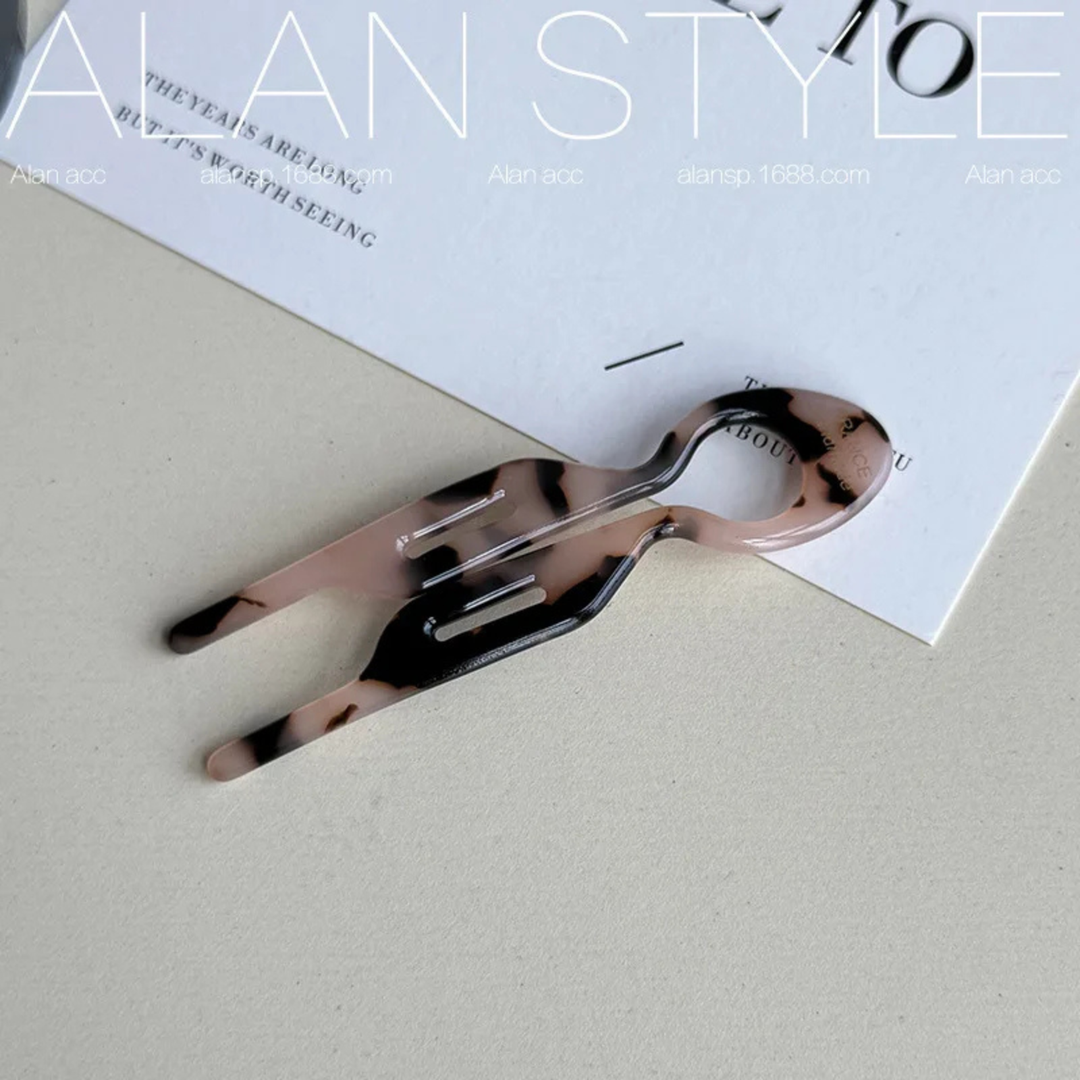 Clementine | Women's Tortoiseshell Acetate U-Shaped Hair Clip