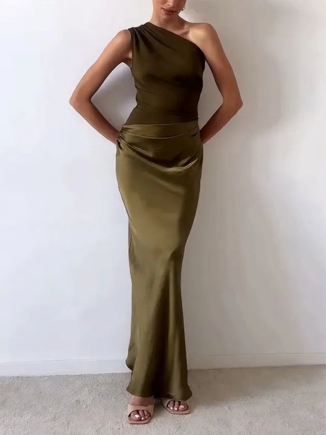 Marlowe | Women's Satin One-Shoulder Maxi Dress