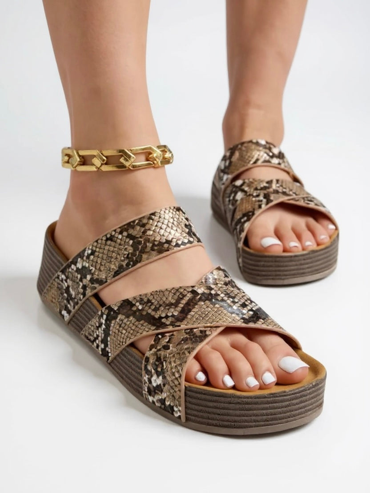 Sutton | Women's Arch-Support Woven Multi-Strap Buckle Flat Sandals